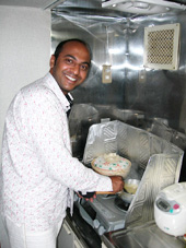 from India ! guesthouse, kanazawa, Pongyi